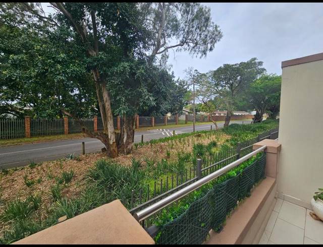 2 BEDROOM APARTMENT FOR SALE IN UMHLANGA RIDGE